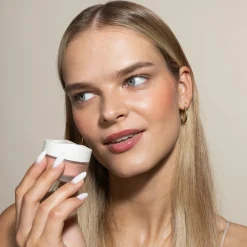 Natural Blush Powder with Amber, 643 Peachy (5 g)